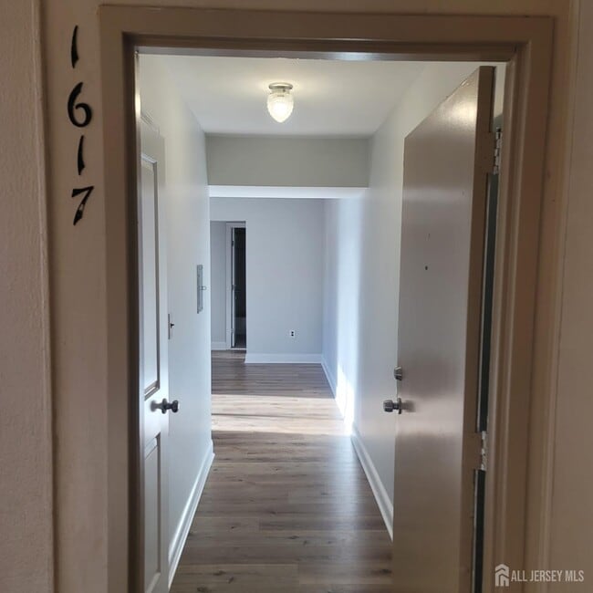 Building Photo - 1617 Raspberry Ct