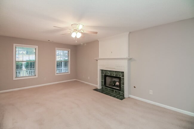 Photo - 4045 Lindsey Ln