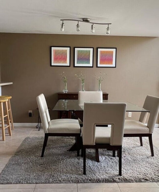 Photo - 1002 Bridgewood Pl