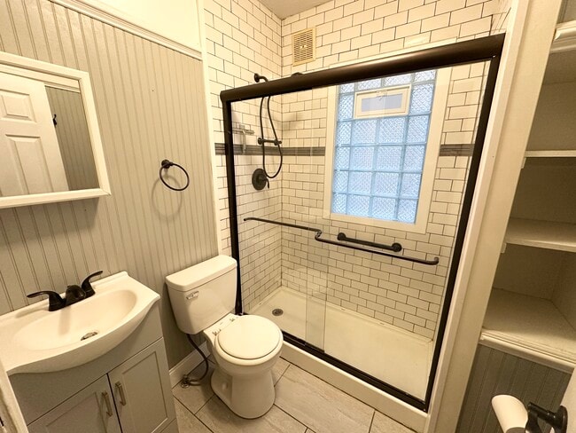 Photo - 9205 Clifton Blvd Unit 9205 Clifton blvd