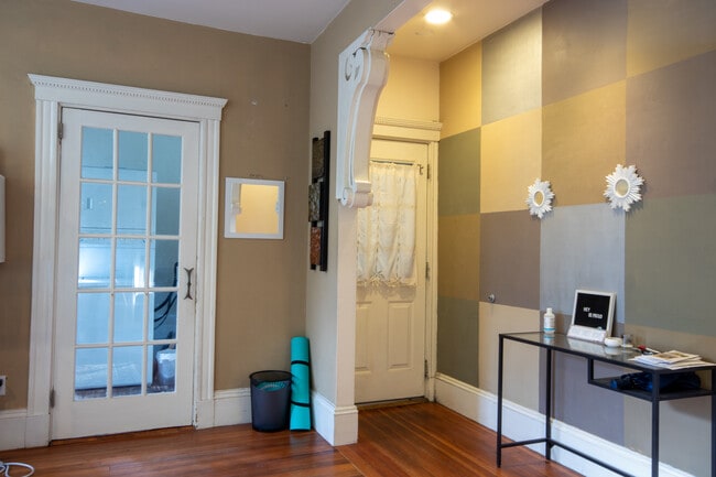 Photo - 142 Calumet St Unit 2