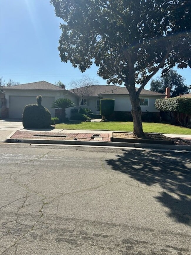 Photo - 749 E Wrenwood Ln