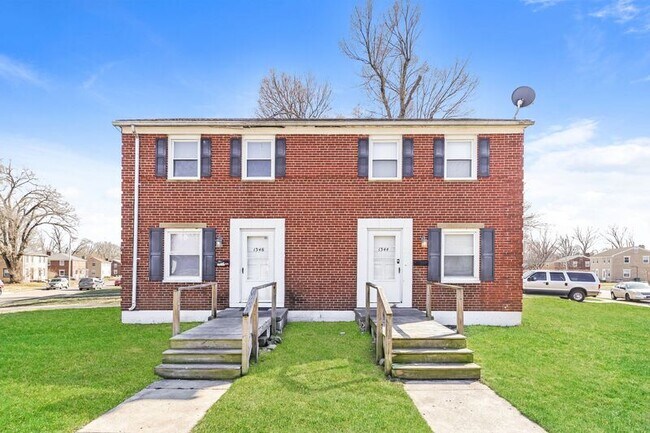 Building Photo - 1344-1346 Cedarview WDr