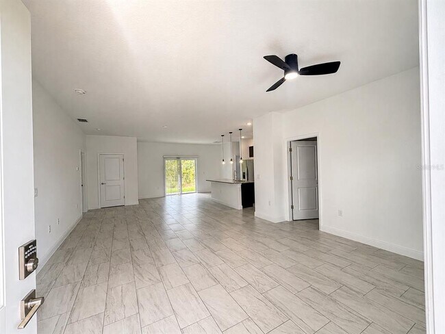 Photo - 2741 W Rutland Dr