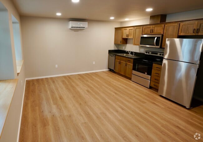 Building Photo - Baker Street Lofts Unit 103