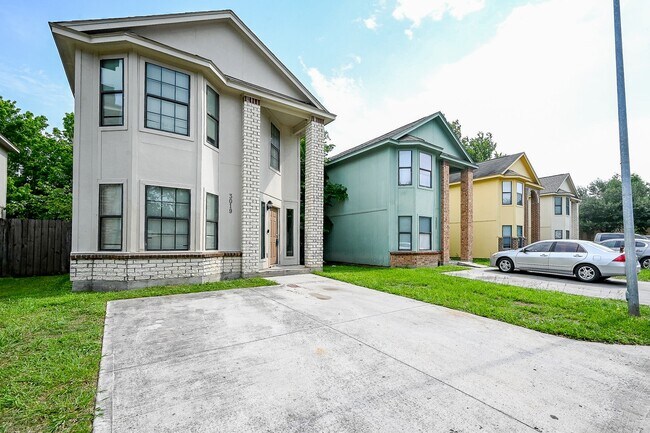 Photo - 3019 La Estancia Ln