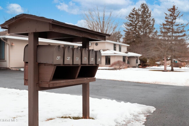 Photo - 43 Commons Dr