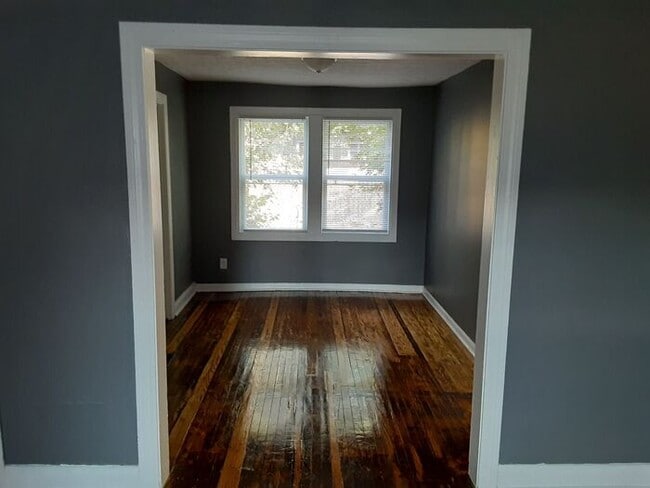 Photo - Several Units Available! Lovely 2 bedroom 1 bath classic style apartment