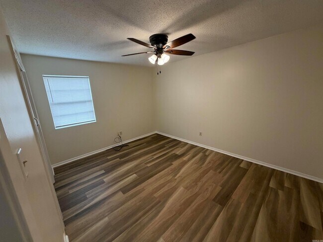 Photo - 12 Southland Ct