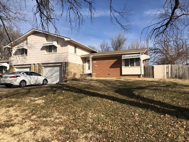 Photo - 2358 S Crestway St