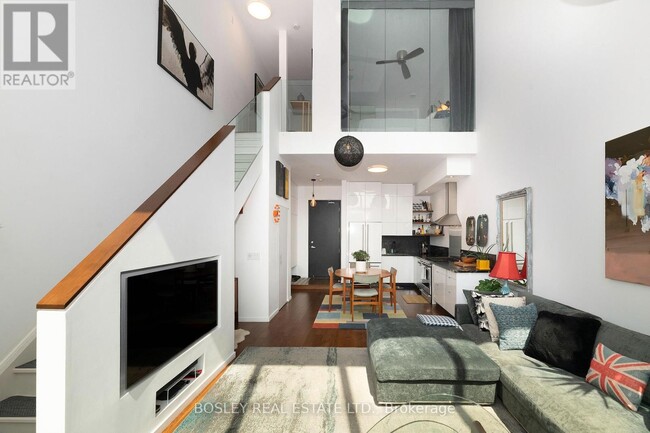 Photo - 160 Baldwin St Unit 614