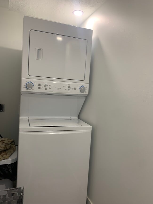 Photo - Executive Rental Furnished Unit B