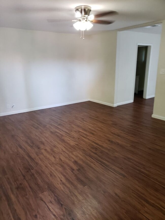 Photo - NICE UPDATED DUPLEX IN SACRAMENTO!!