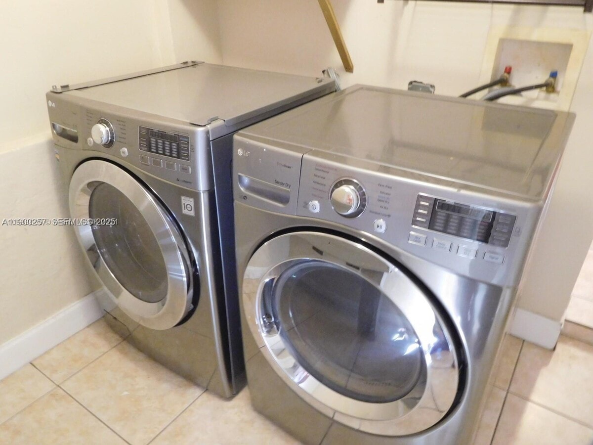 Photo - 2220 Grant St