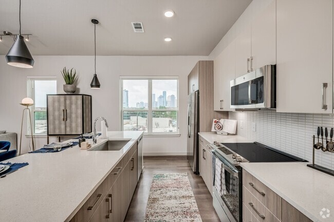 Building Photo - Stylish Spaces in the Center of It All Unit L1 Rental