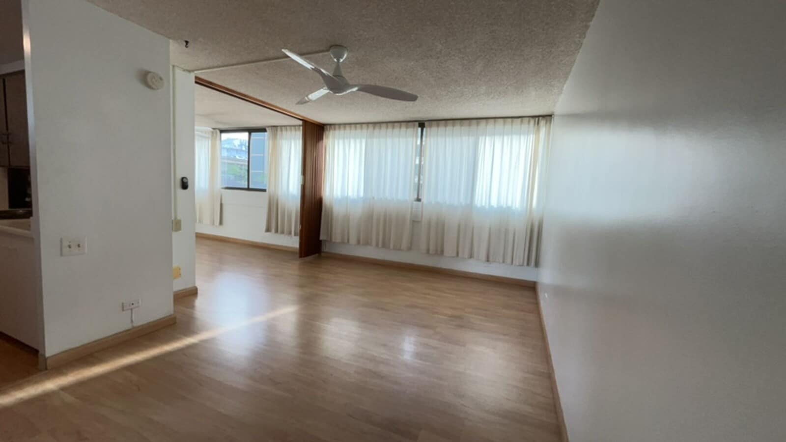 1 Bedroom / 1 Bath convenient location! Available NOW - 1 Bedroom / 1 Bath convenient location! Available NOW Unit 305