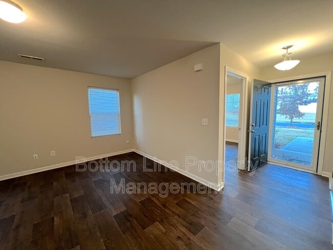 Photo - 636 Newfound Hollow Dr