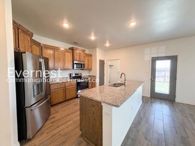 Photo - 2231 Hornbeam St