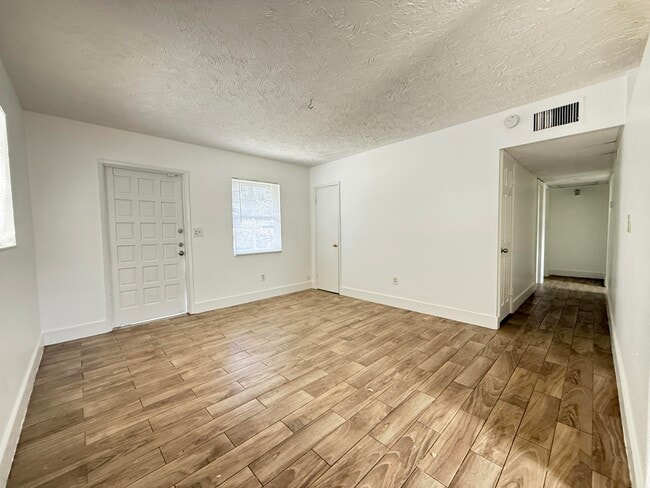 3530 NW 1st Ct