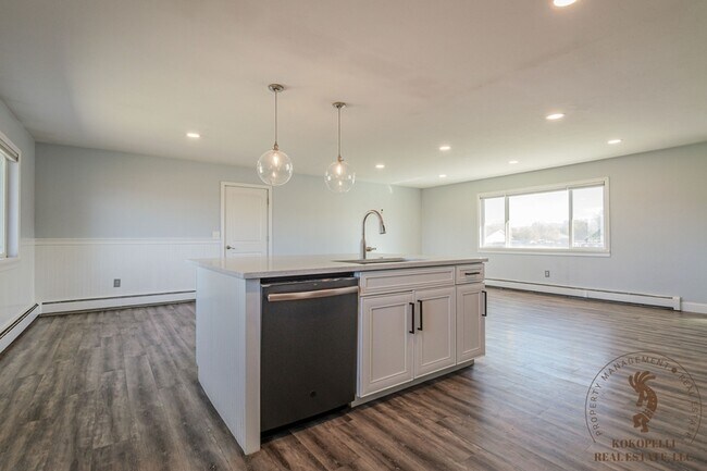 Photo - 467-432 32 Rd