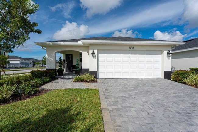 Building Photo - 6172 NW Sweetwood Dr