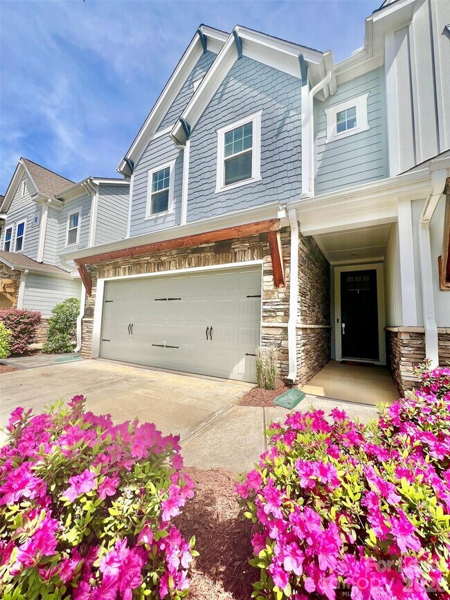 Photo - 413 Belton St