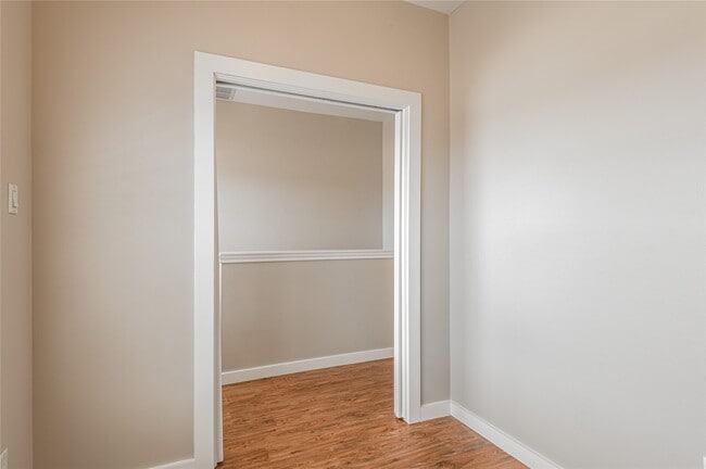 Building Photo - 1616 Avenue N Unit 4