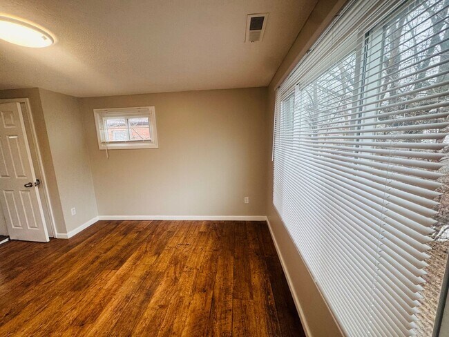 Photo - 20151 Crystal Unit Up