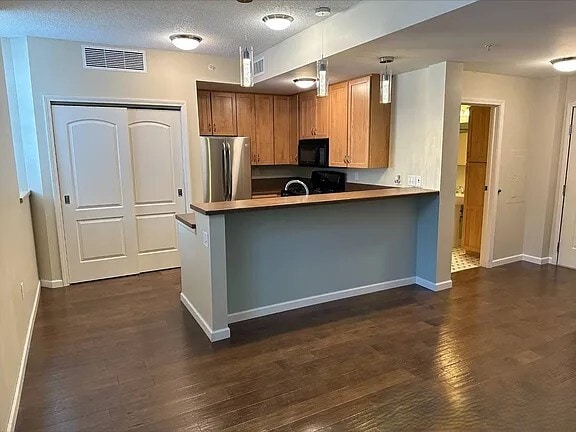 Photo - 2040 Como Ave Unit #107