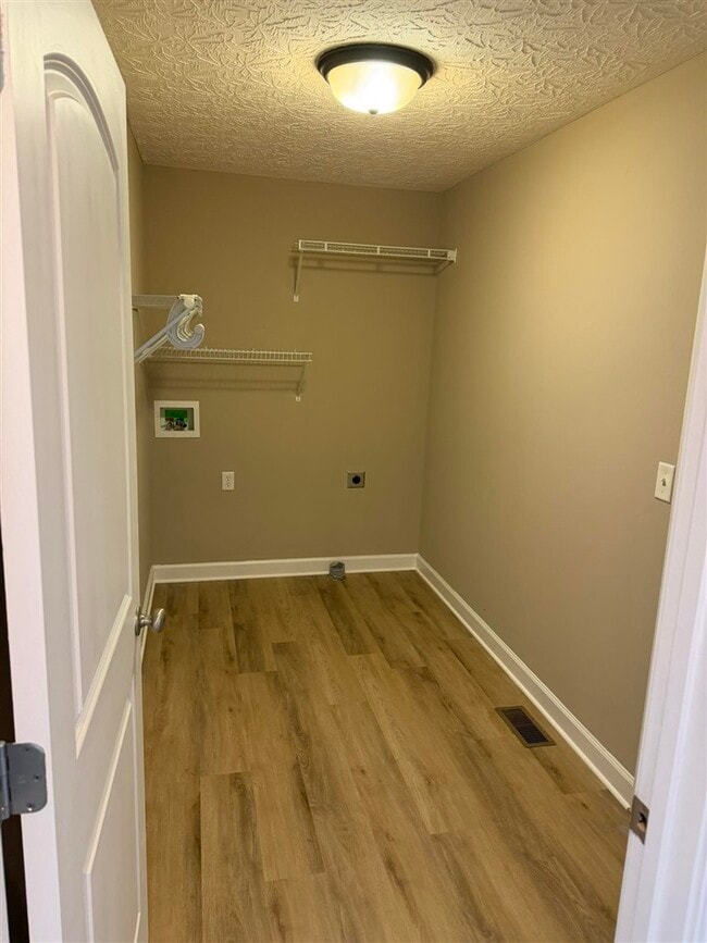 Photo - 1451 Quebec Way