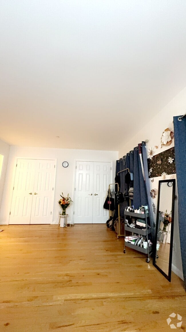 Building Photo - 360 Sip Ave Unit 2 Rental