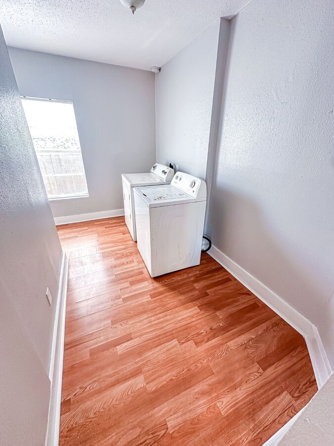 Photo - 2711 Avenue K