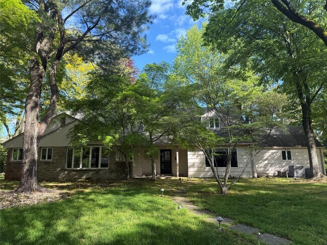 Photo - 17 Hilltop Dr W Casa