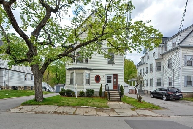 Building Photo - 61 Prospect St Unit 1 Rental