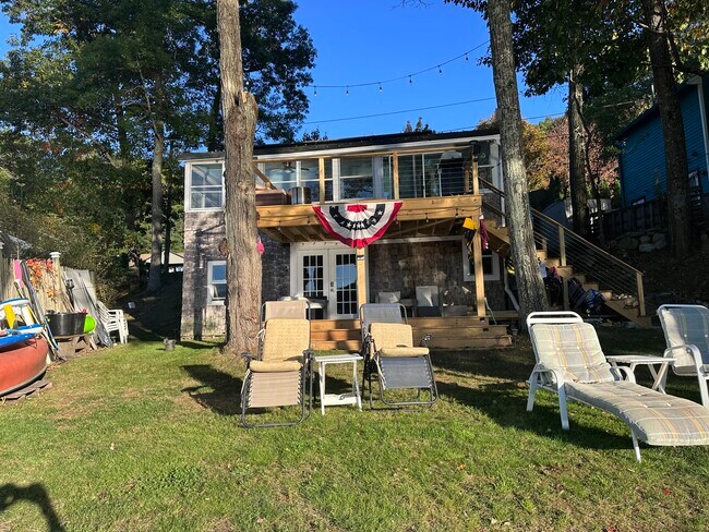 30 Klondike Rd