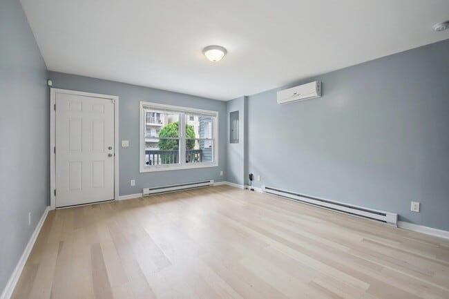 Photo - 257-59 Pine St