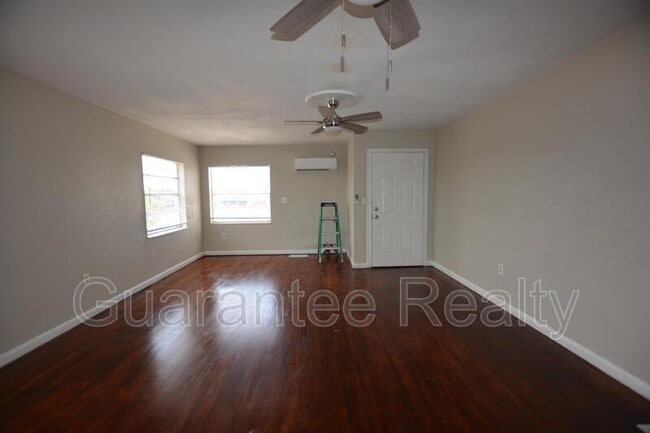 Photo - 1712 E Hinson Ave