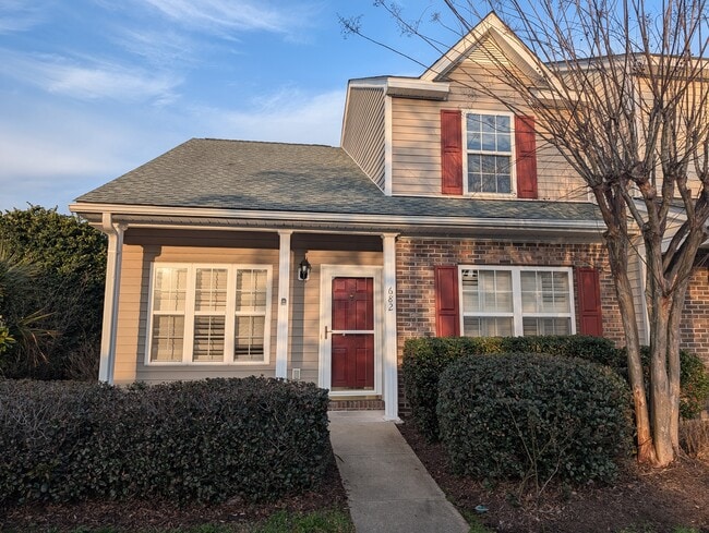 Building Photo - 682 Wilshire Ln