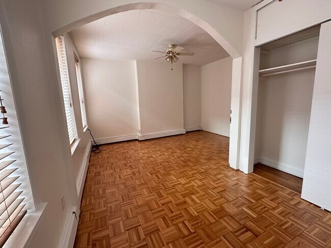Building Photo - 159 Salem St Unit 2 Rental