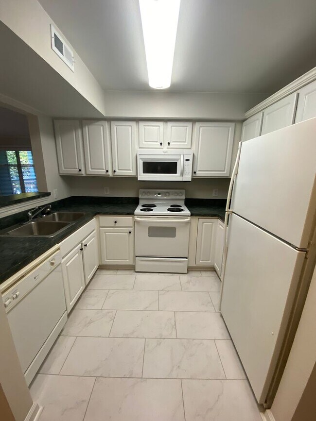 Updated Flooring and Bathroom! 2 bedroom... House House Rental in