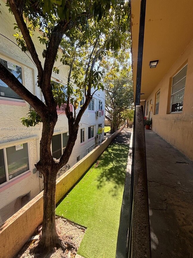 Photo - 1320 SW 6th St Unit 4