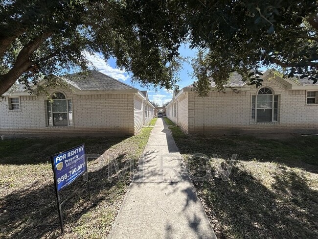 Building Photo - 2508 Toledo Ave Unit 3