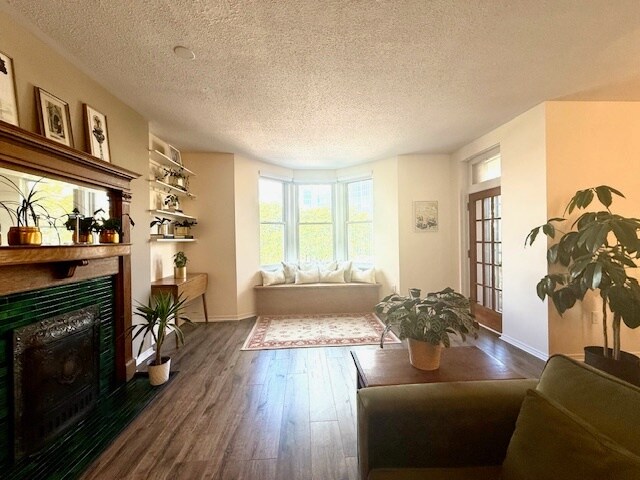 Photo - Gorgeous Executive 1+Den Condo in Downtown... Unit 301