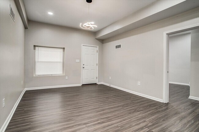 Photo - 4214 E 7 St Unit #A (Downstairs)