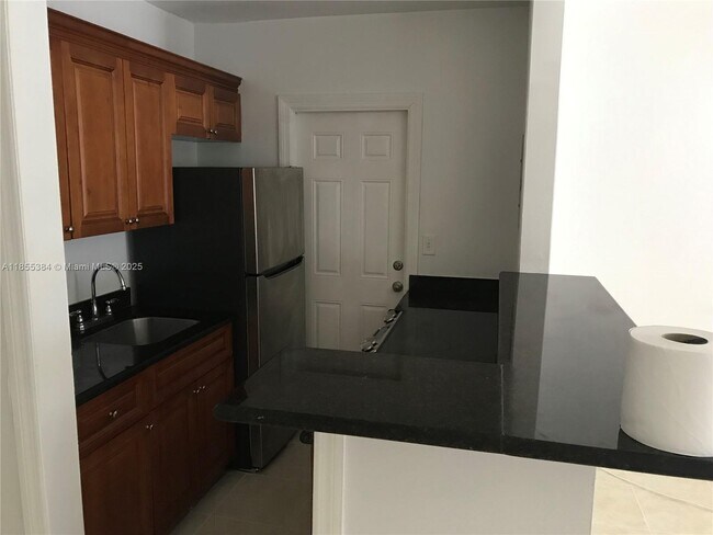 Photo - 757 NE 127th St Unit B