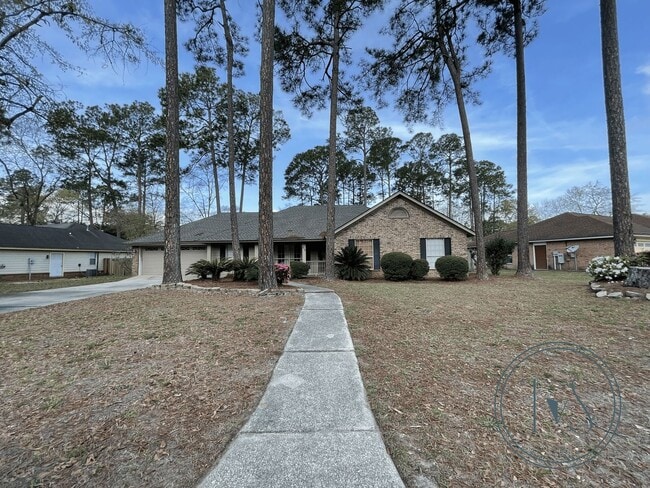 Photo - 518 Wellington Way