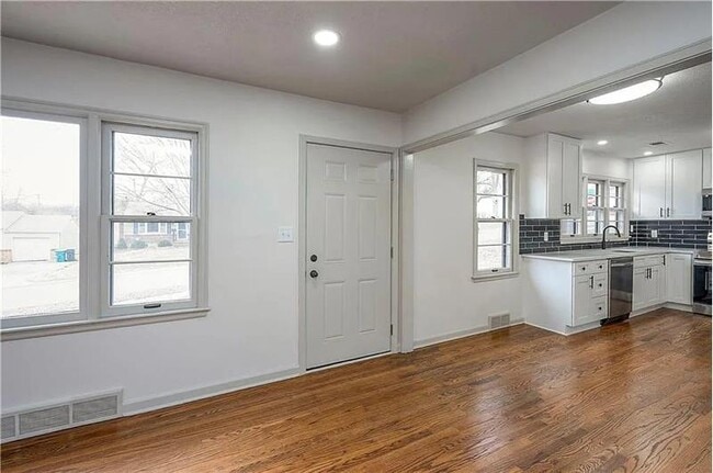 Photo - 7405 Glenwood Ln