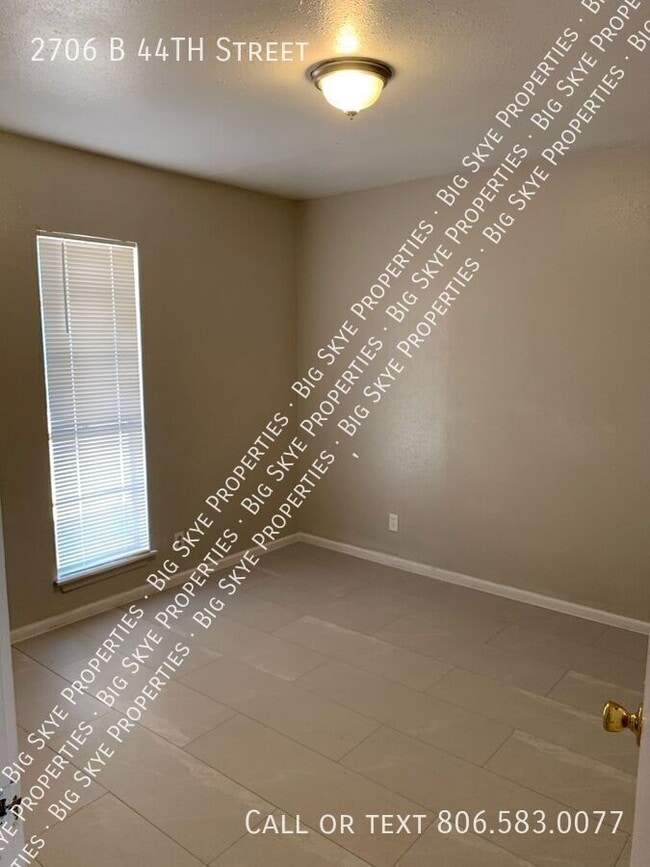 Photo - 2706 44th St