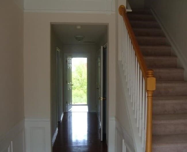 Photo - Spacious 3 bed Townhome close to new Apple campus and Panther Creek High School