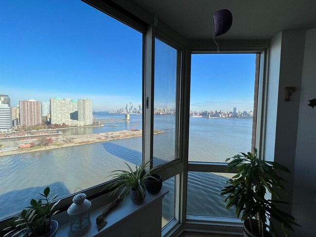 Building Photo - 20 2nd St Unit 905